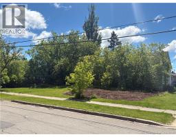38 Douglas Avenue, photo 2