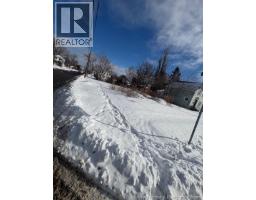 38 Douglas Avenue, photo 4