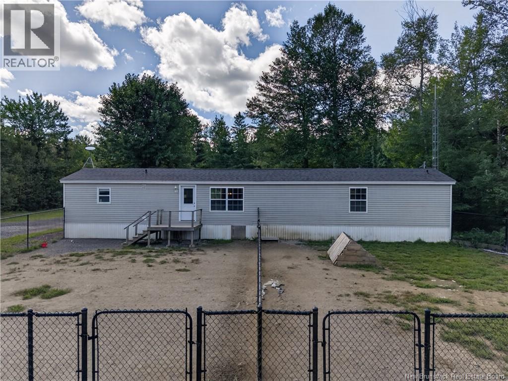 418 Parker Road - Image 33