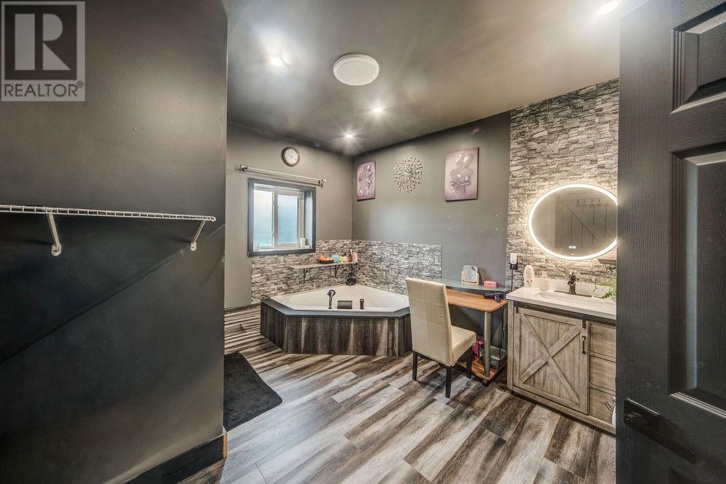28 Courchesne Road - 14