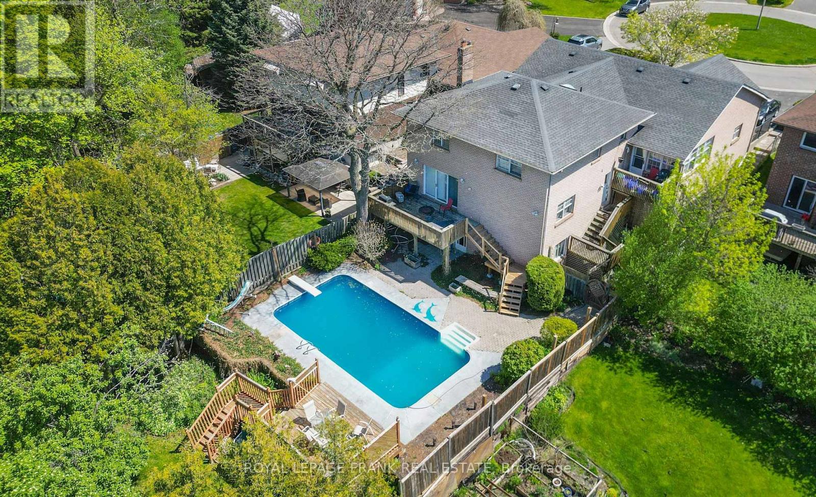 312 CUMBERLAND COURT - 36
