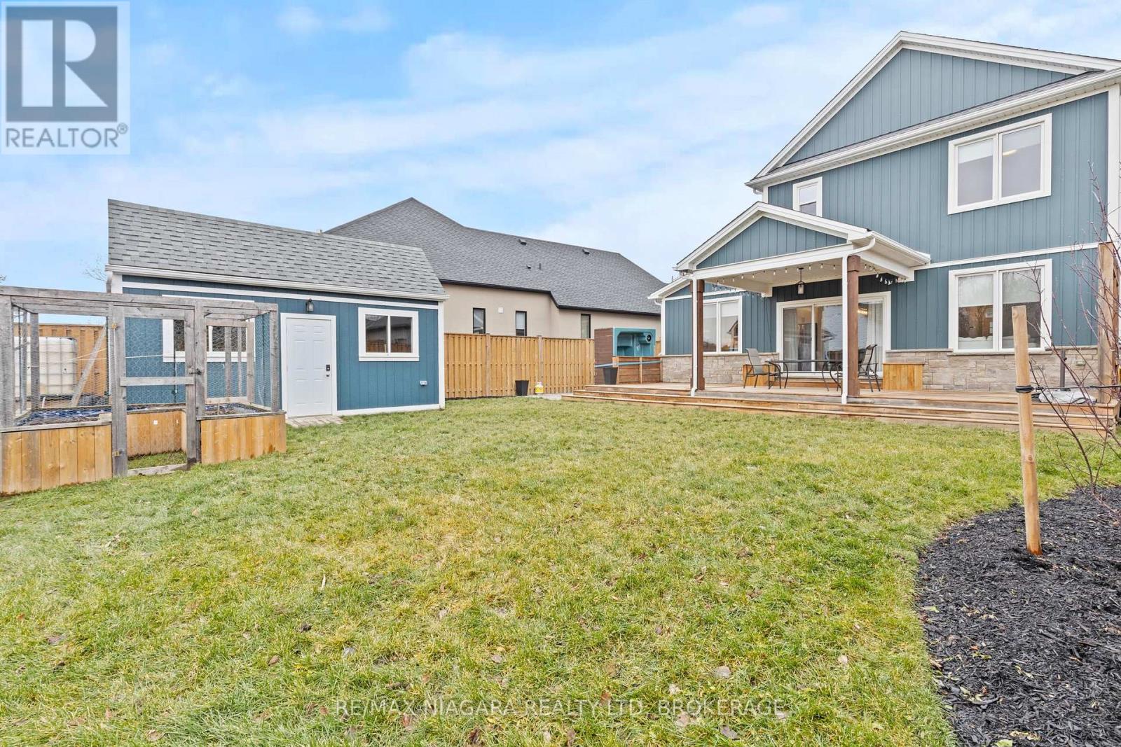 3549 CANFIELD CRESCENT - 32