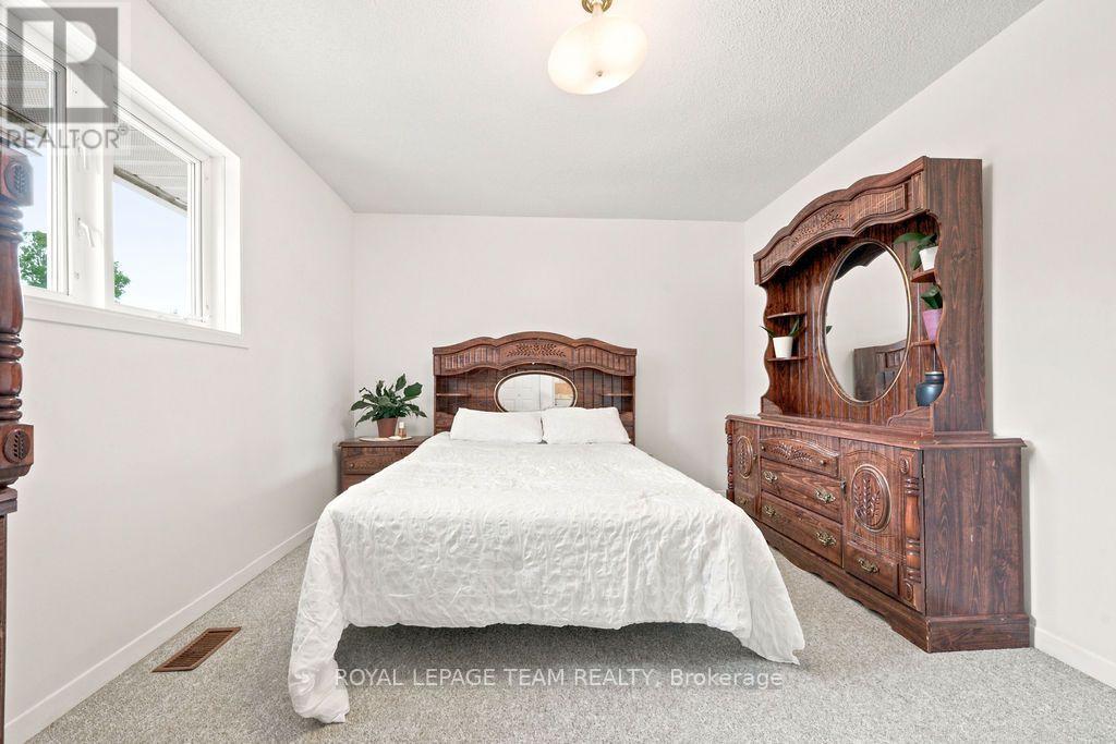13 SPRINGFIELD DRIVE - Image 29