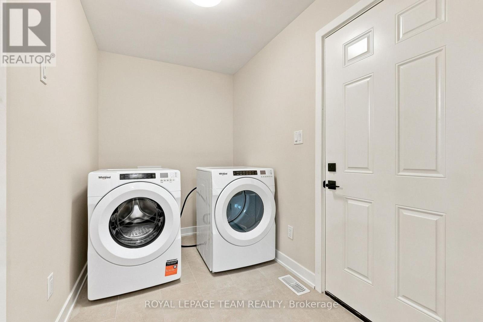 52 WHITCOMB CRESCENT - Image 30