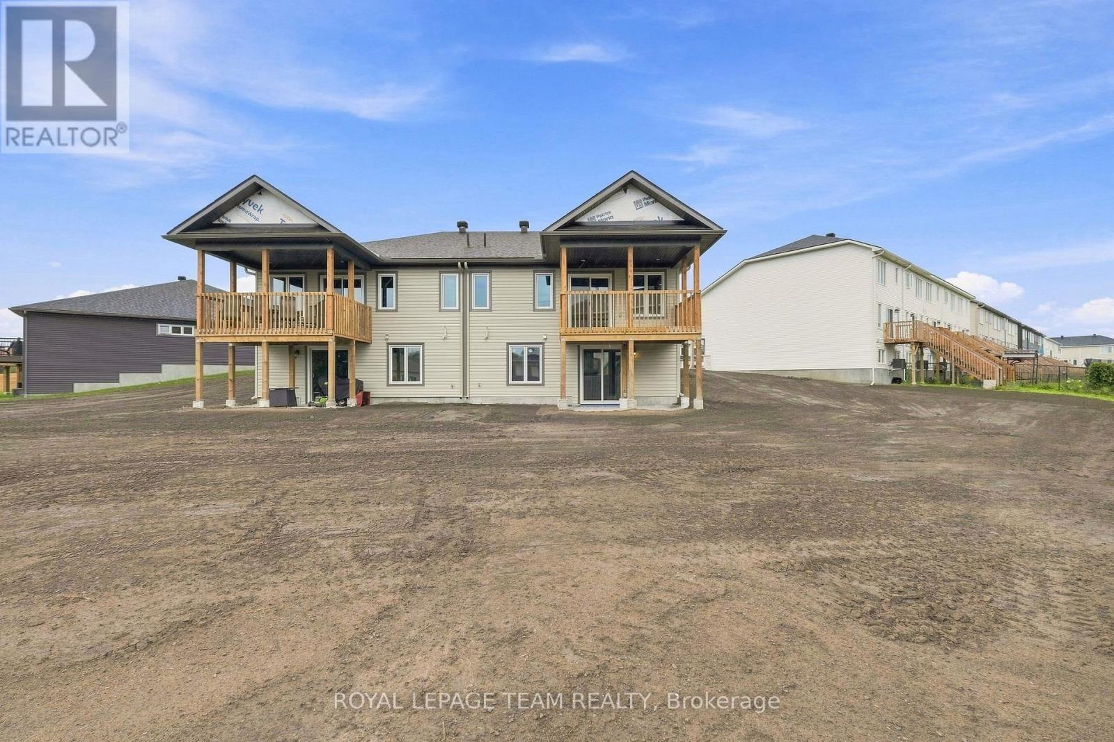 52 WHITCOMB CRESCENT - 40