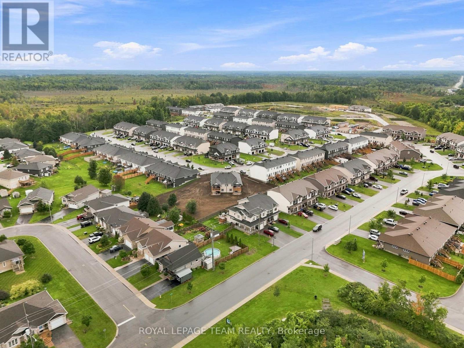 52 WHITCOMB CRESCENT - 43