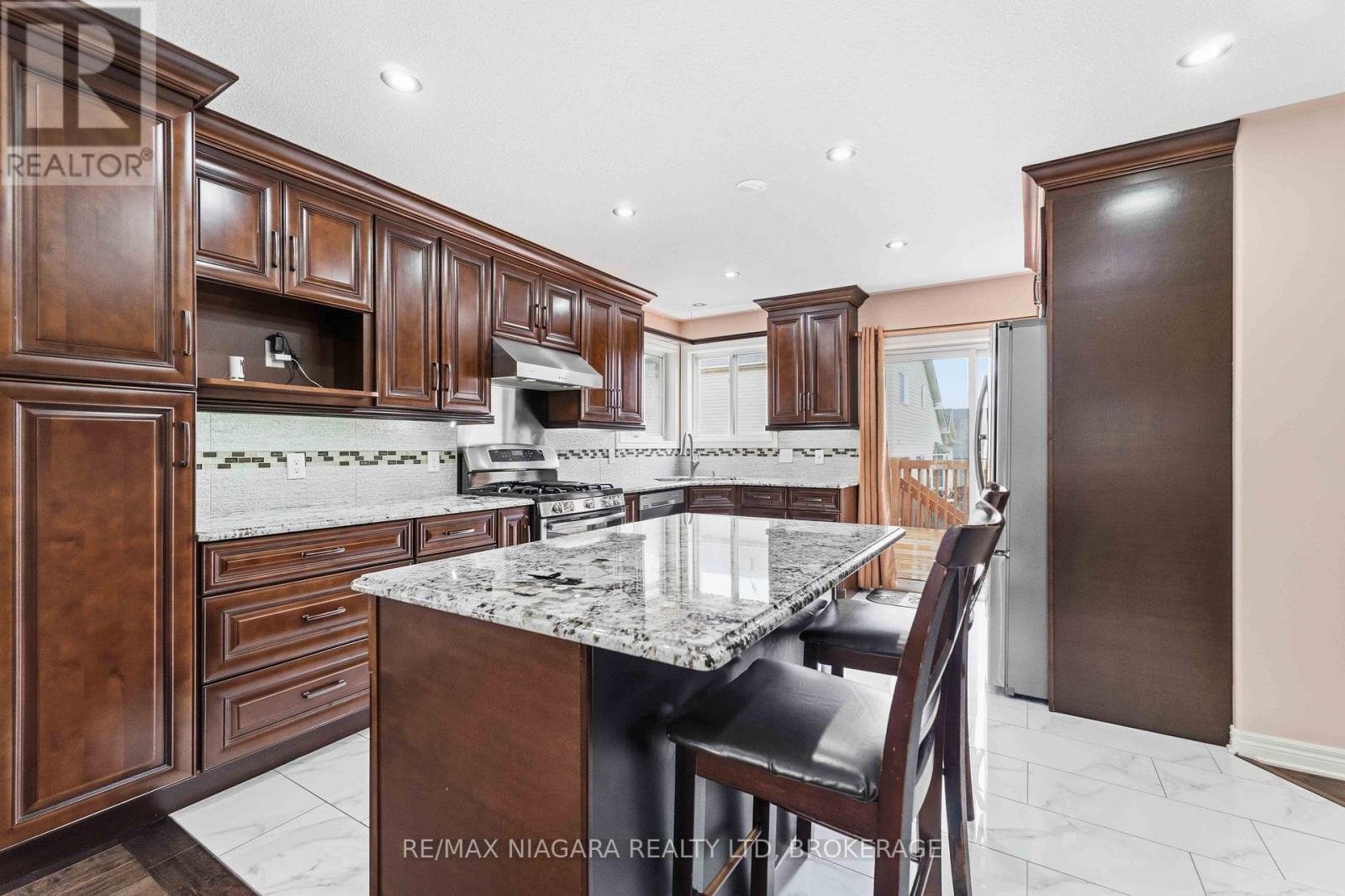 8253 COSTABILE DRIVE - 7