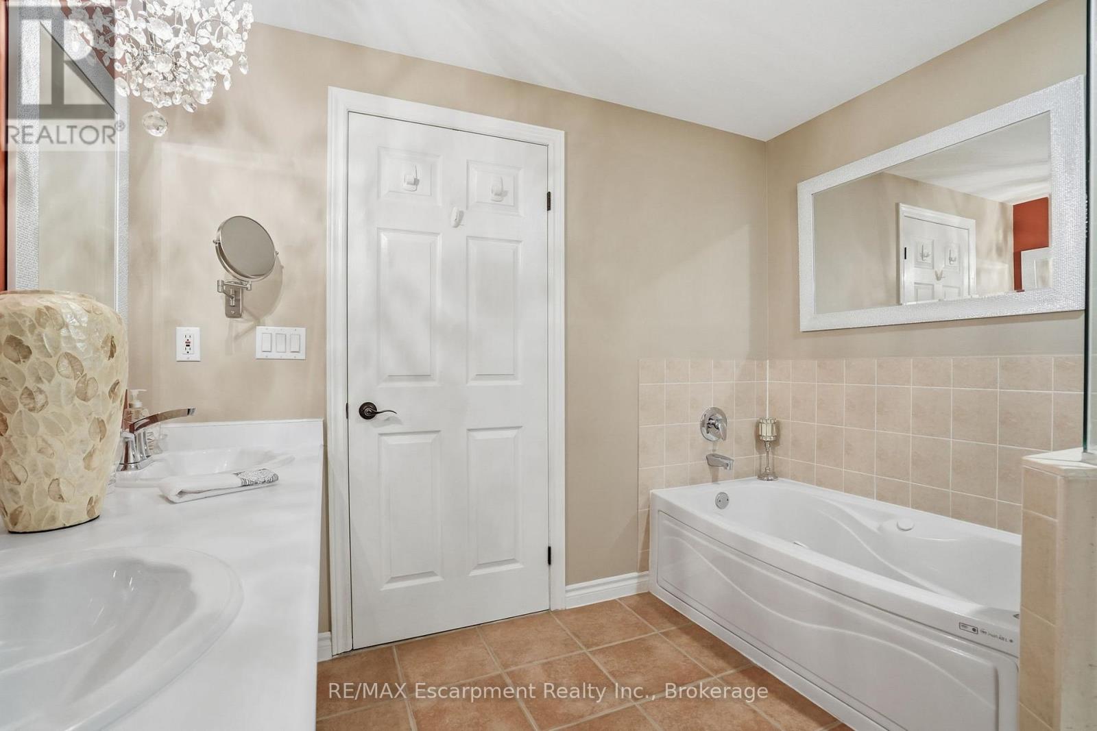 #310 5188 LAKESHORE ROAD - Image 23