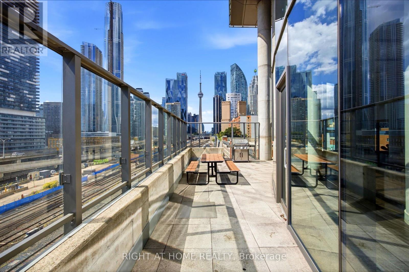 #1801 1 MARKET STREET - Image 32