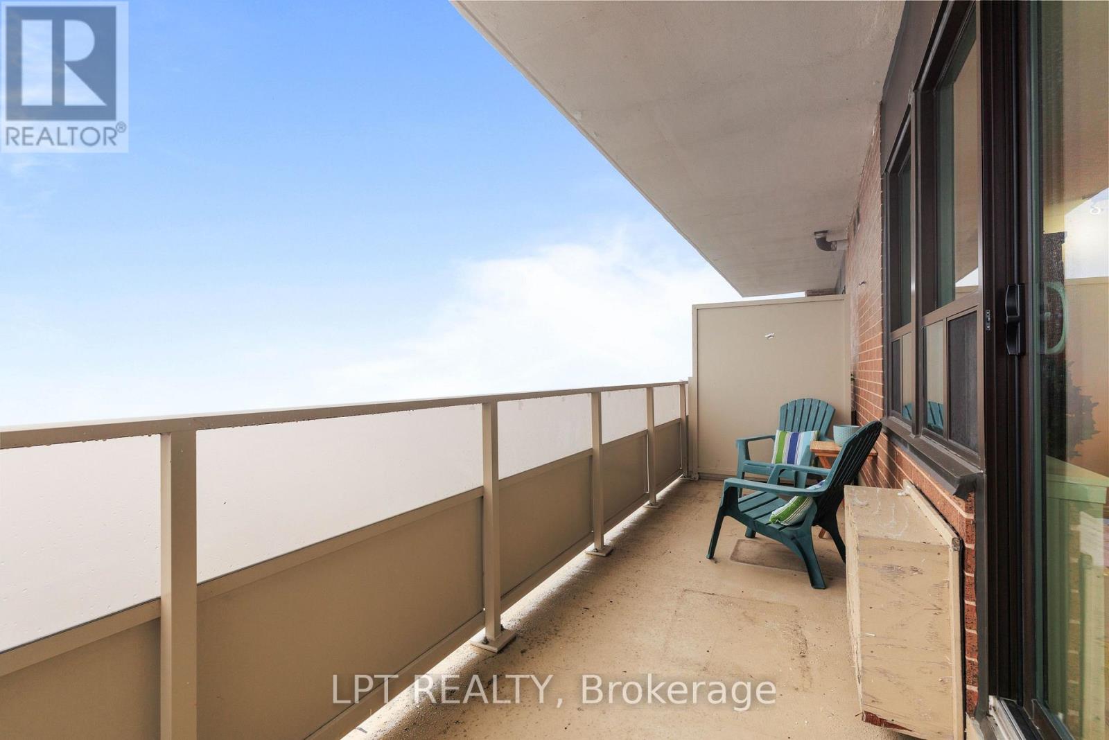 #1910 15 TORRANCE ROAD - Image 12