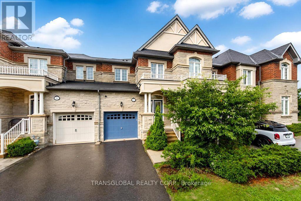 83 SPRUCE PINE CRESCENT N - 1