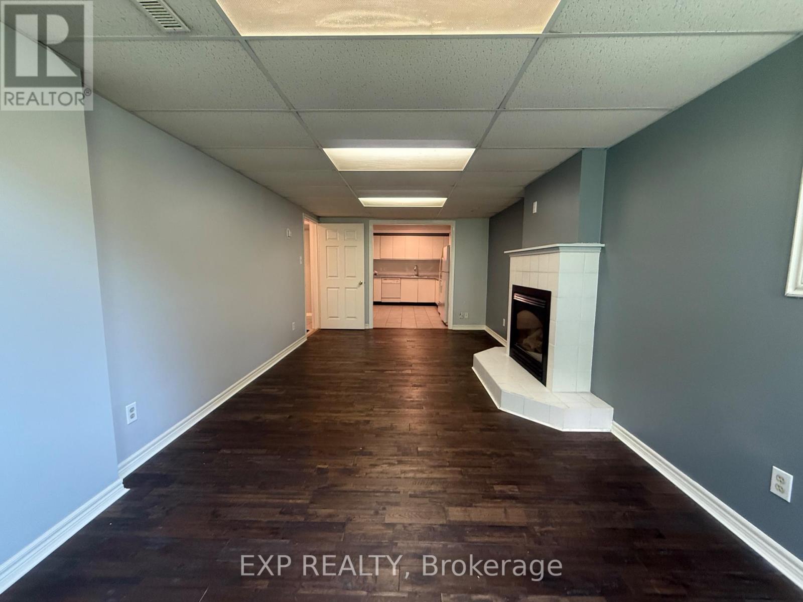 52 Compton Crescent, Bradford West Gwillimbury (Bradford), Ontario, L3Z2X6, Bradford West Gwillimbury (Bradford), Ontario — photo 4 of 5