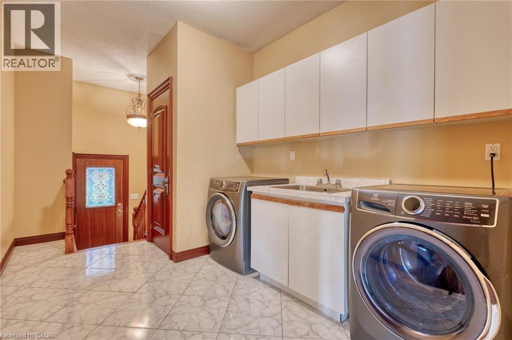23 SUSAN Drive - Image 13