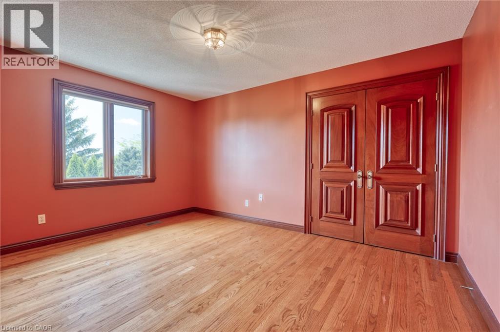 23 SUSAN Drive - 22