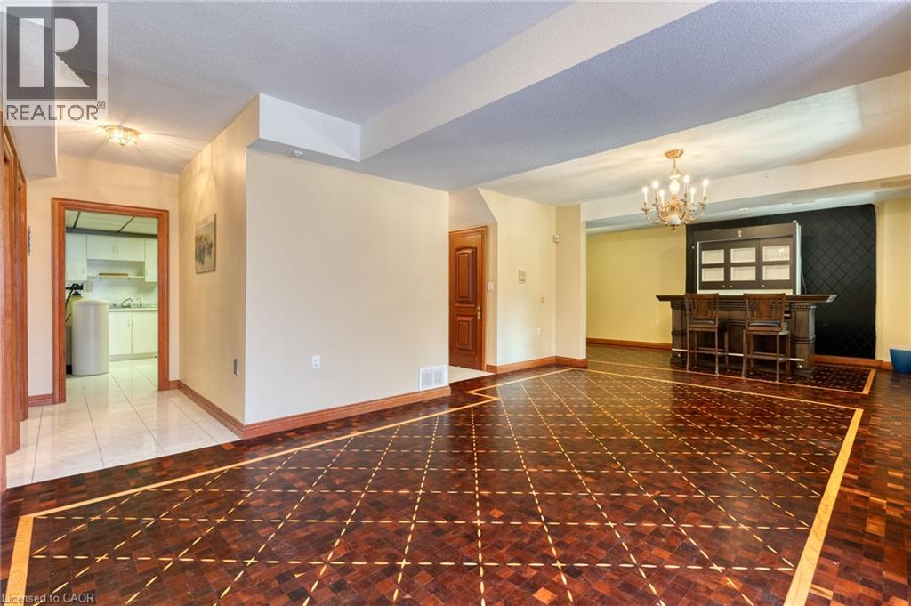 23 SUSAN Drive - 26