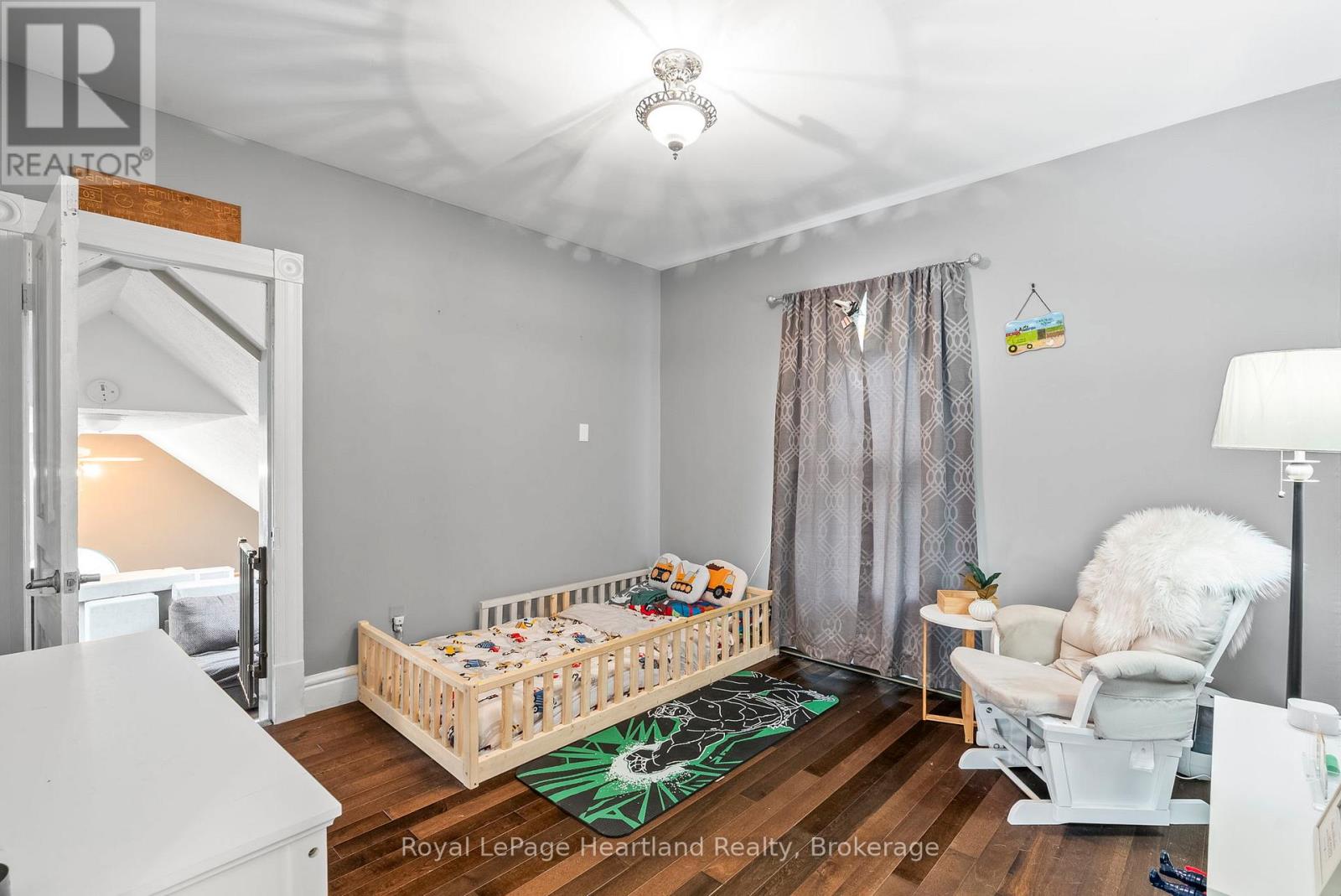 1047 GIBSON STREET - Image 28