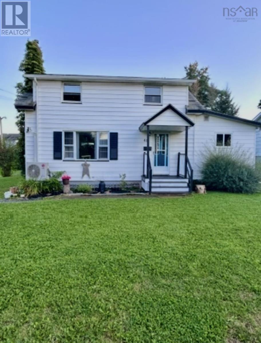 41 Claremont Avenue, Stellarton, Nova Scotia, B0K1S0, Stellarton, Nova Scotia — photo 3 of 5