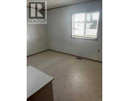 Living room - 39 Maple Drive, Brooks, AB T1R1J2 Photo 6