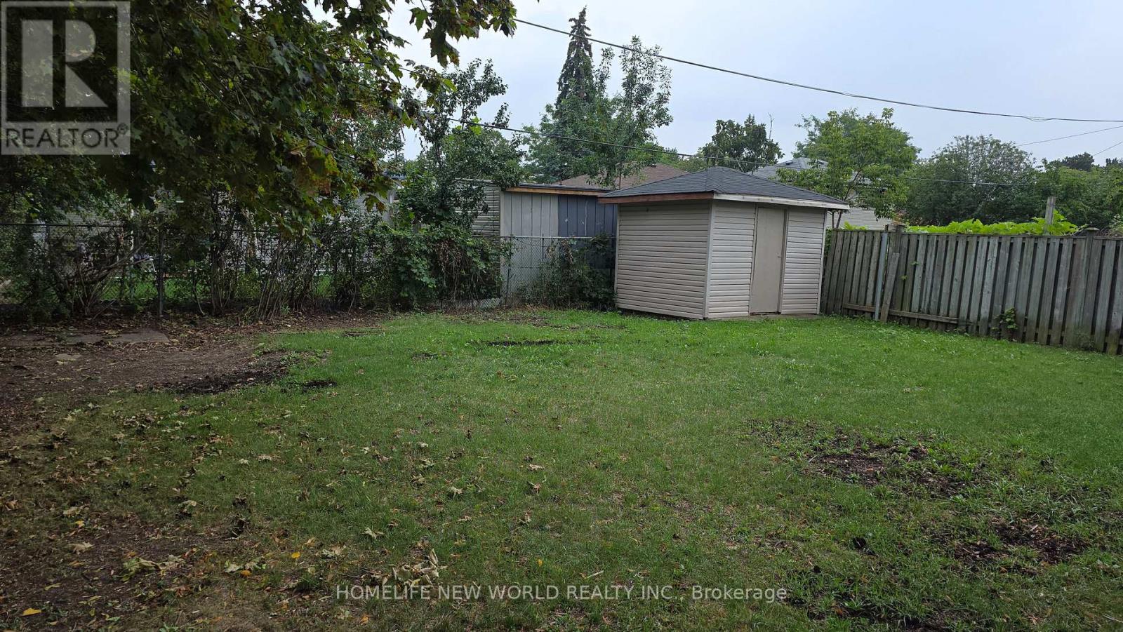 26 MURCHISON CRESCENT - 42