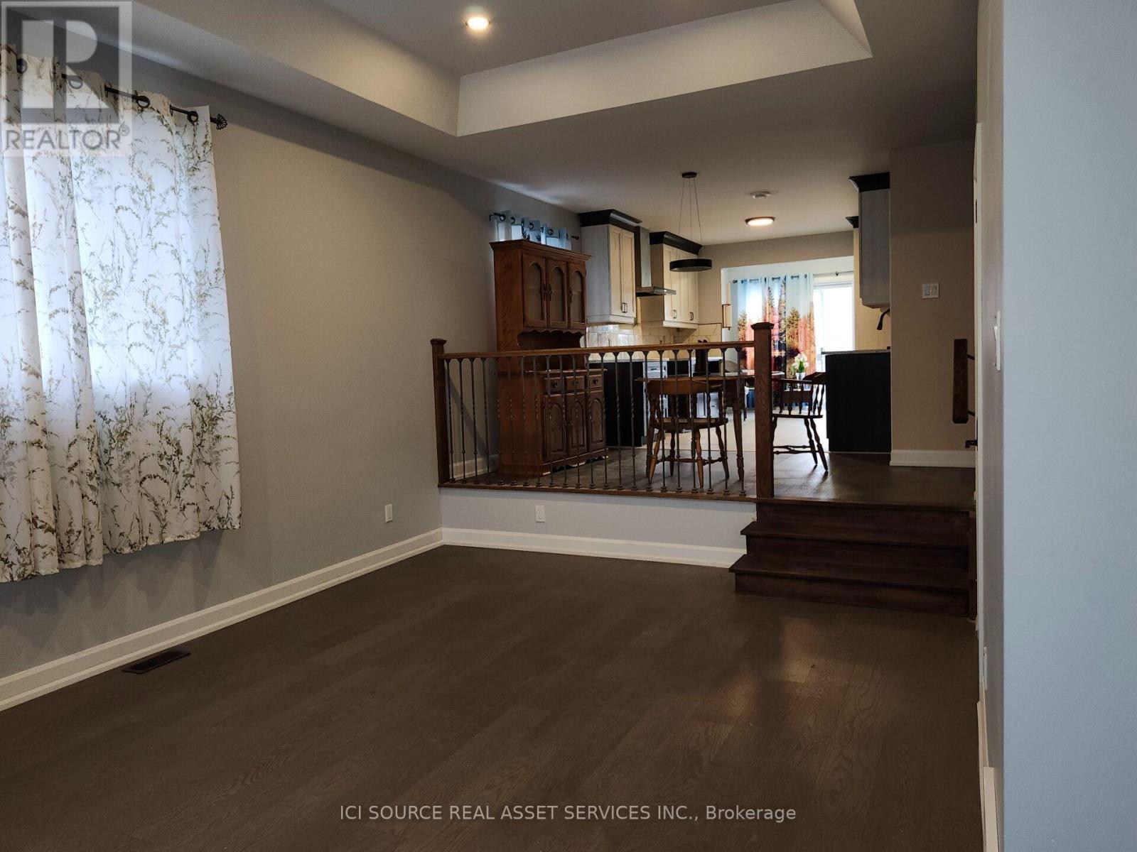 5 PORTLAND DRIVE - 13