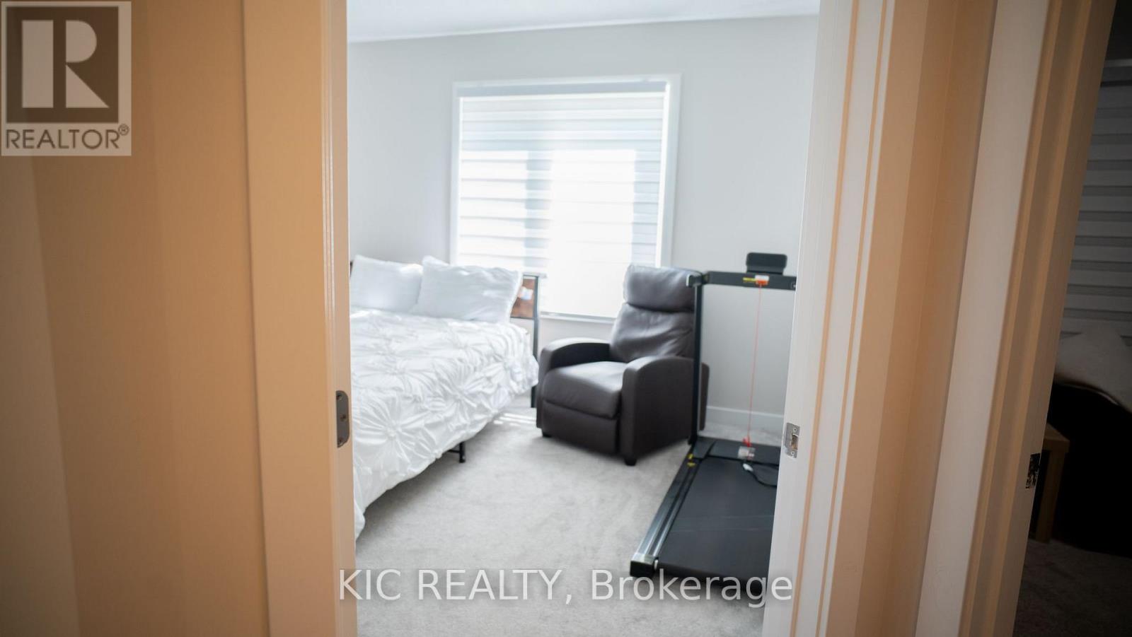 352 APPALACHIAN CIRCLE - 14
