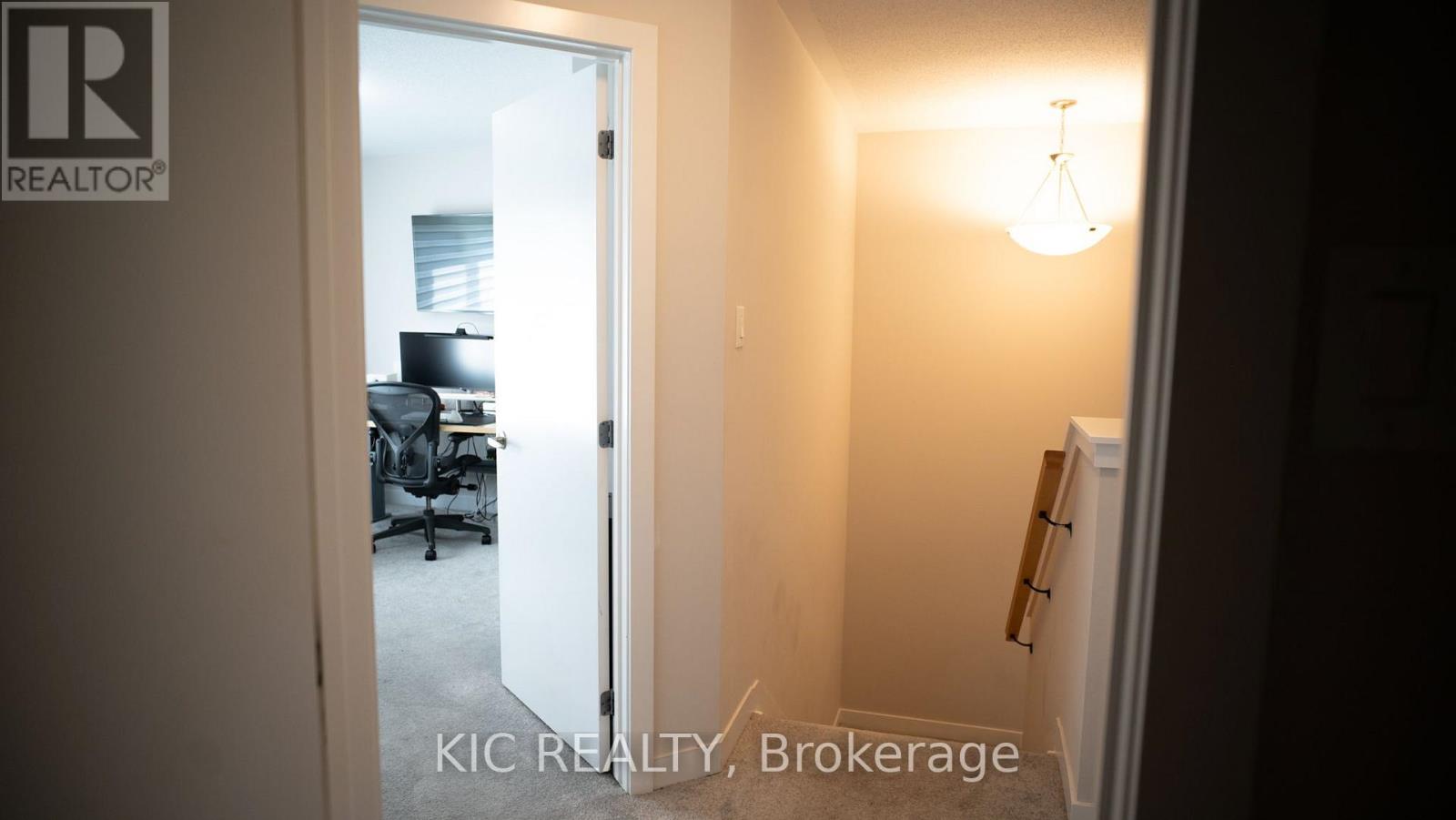352 APPALACHIAN CIRCLE - 18
