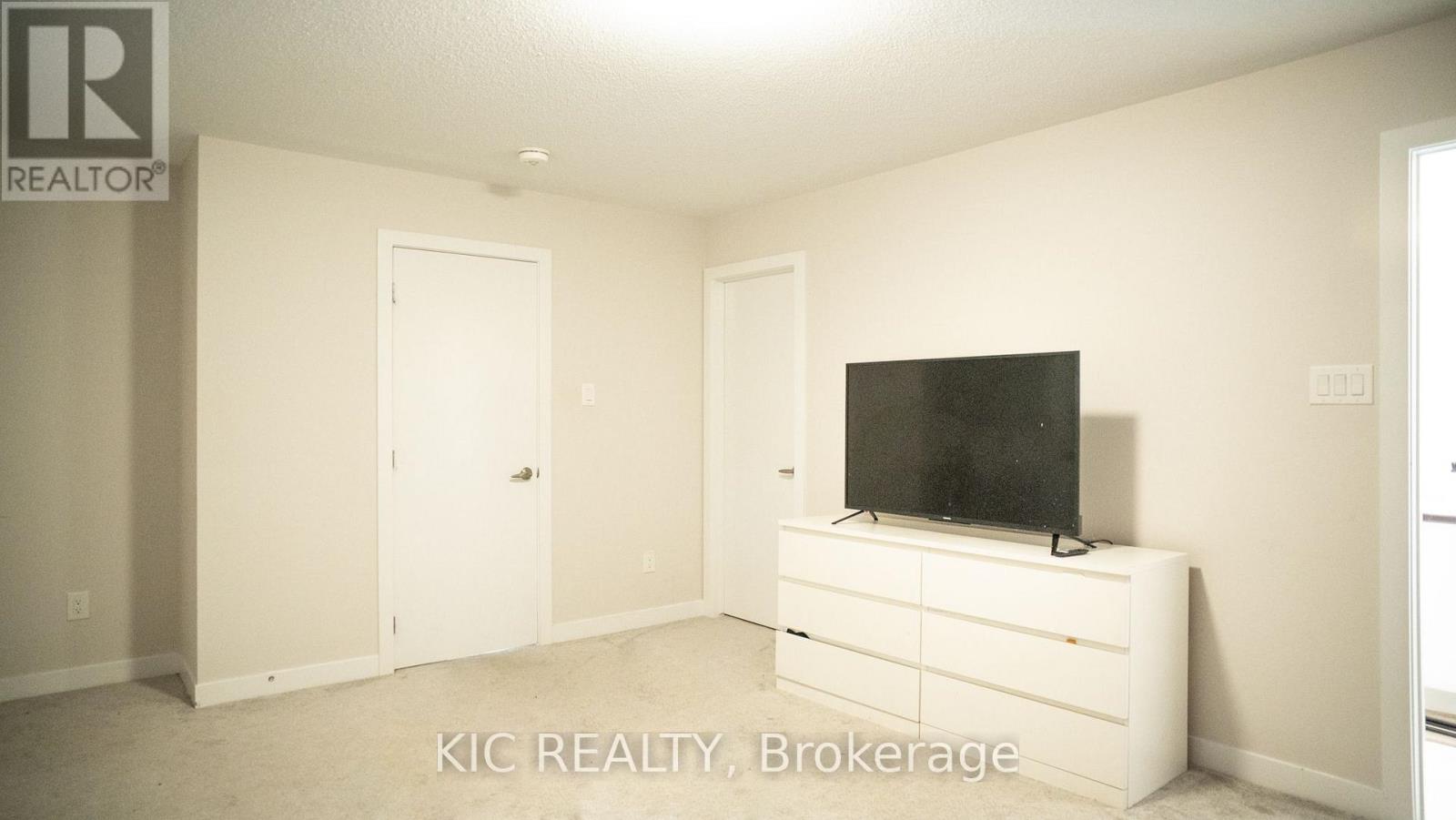 352 APPALACHIAN CIRCLE - 26