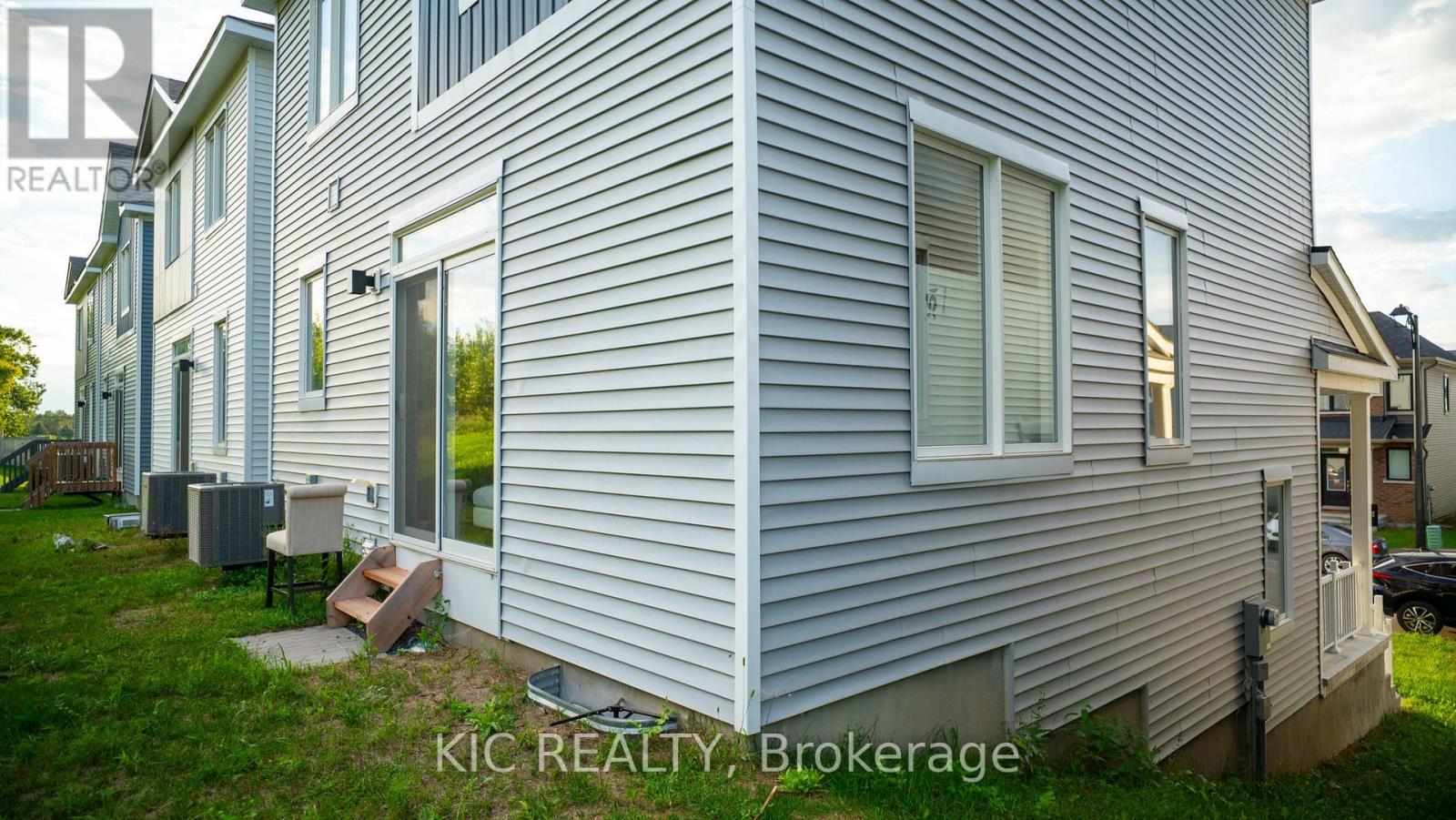 352 APPALACHIAN CIRCLE - 29