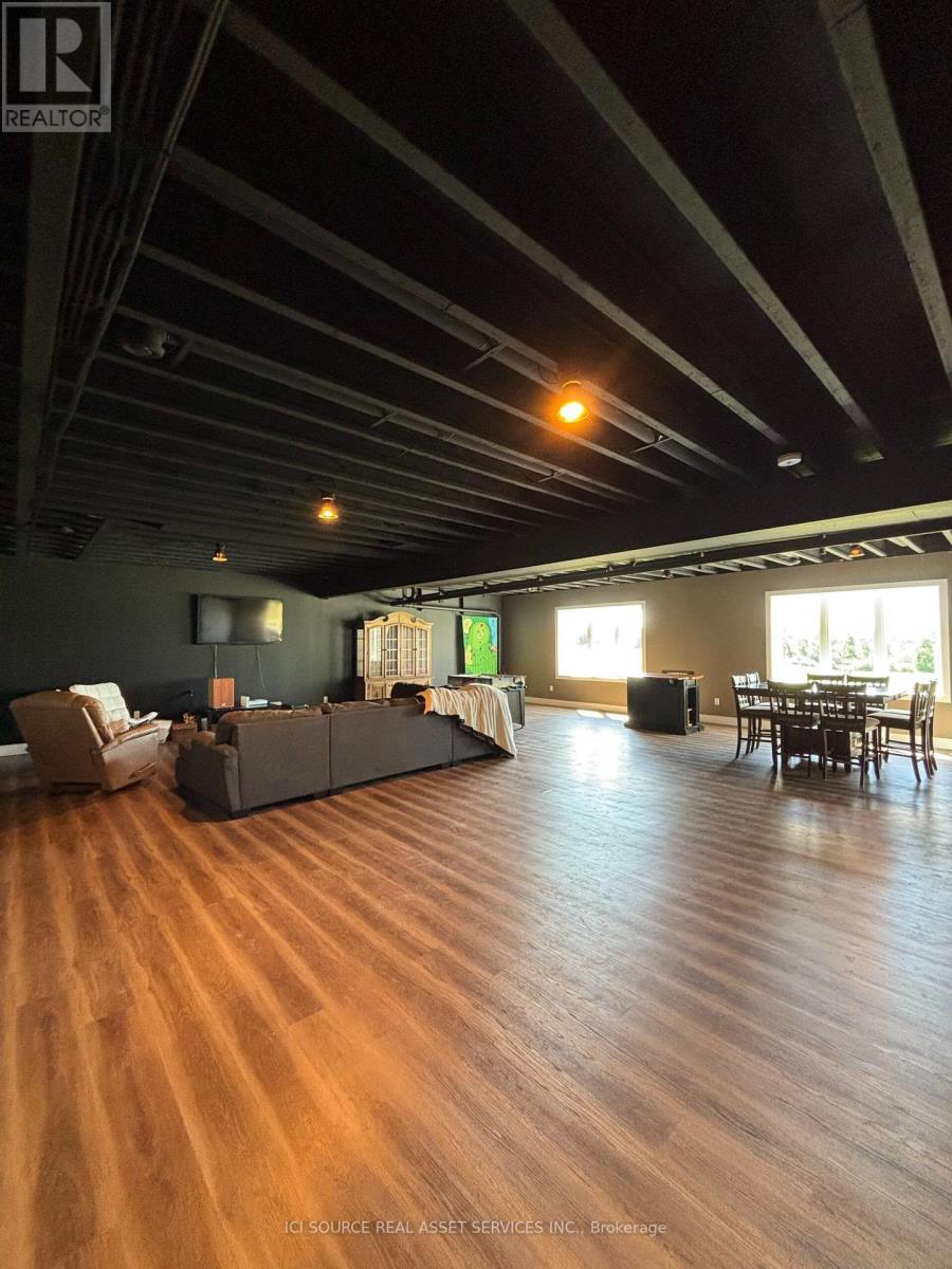 723 ROSEDALE ROAD S - Image 28