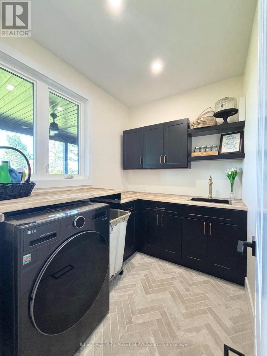 723 ROSEDALE ROAD S - Image 20