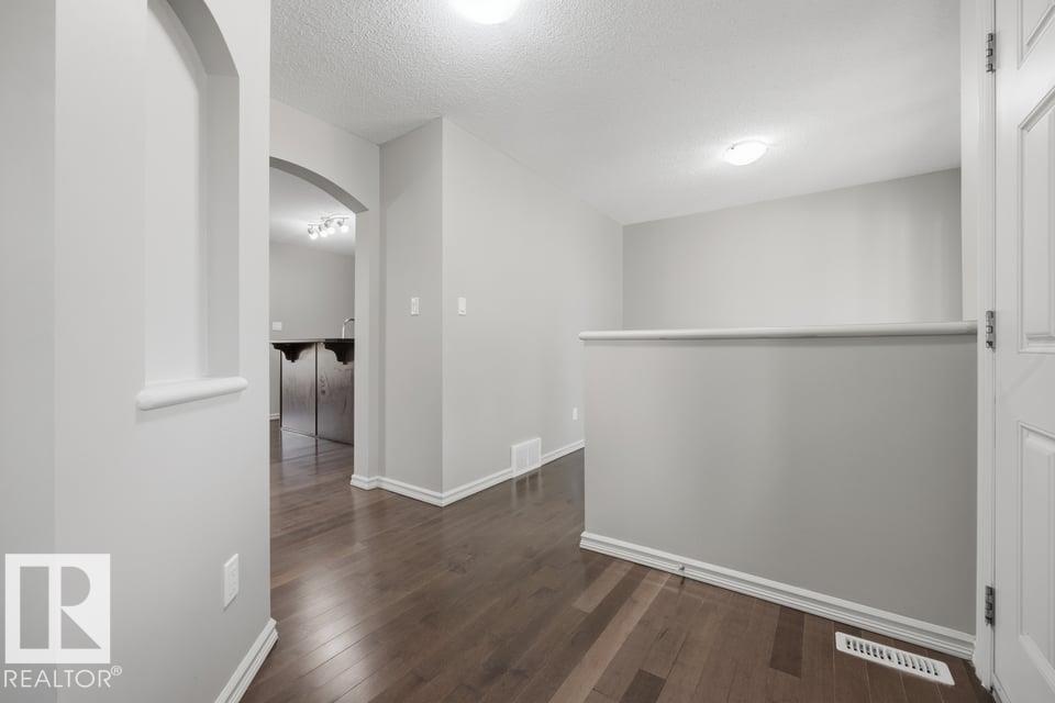 1526 35B AV NW - 5