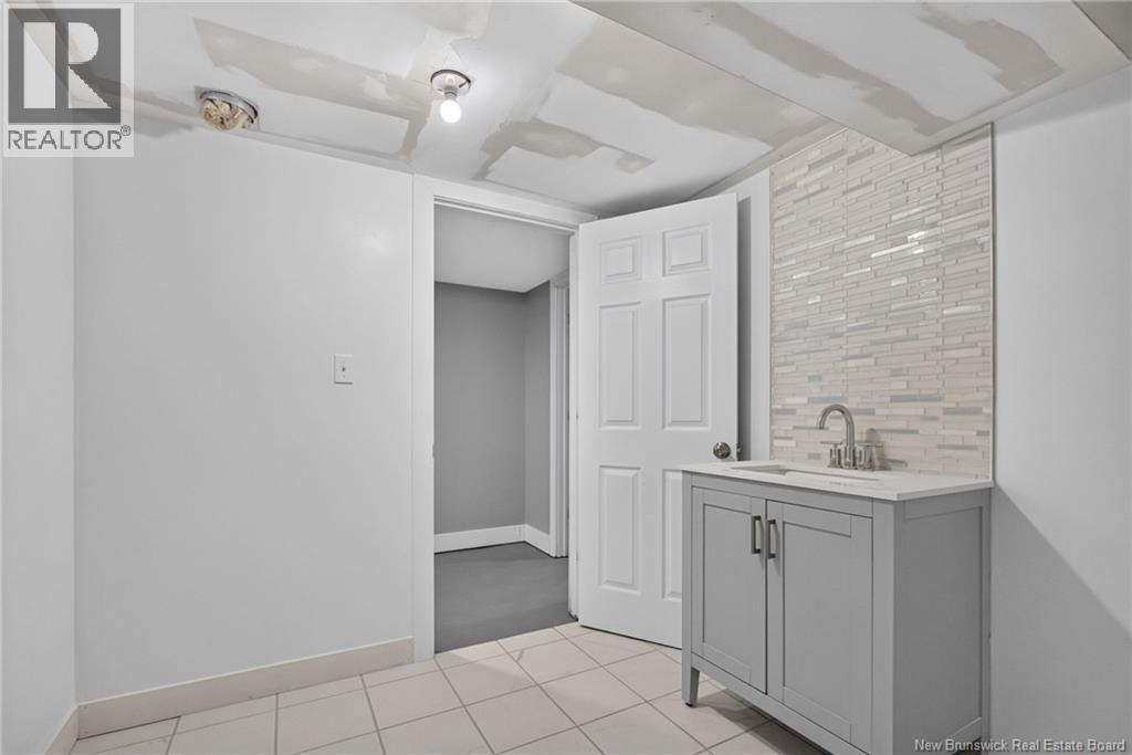 1042 Elmwood Drive - Image 43