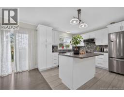 1042 Elmwood Drive, photo 22