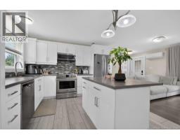1042 Elmwood Drive, photo 23