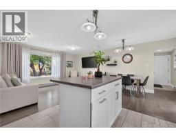 1042 Elmwood Drive, photo 24
