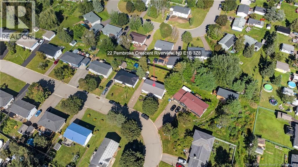 22 Pembroke Crescent, Riverview, New Brunswick, E1B3Z8, Riverview, New Brunswick — photo 3 of 5