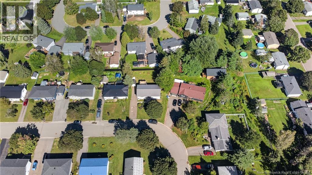22 Pembroke Crescent, Riverview, New Brunswick, E1B3Z8, Riverview, New Brunswick — photo 4 of 5