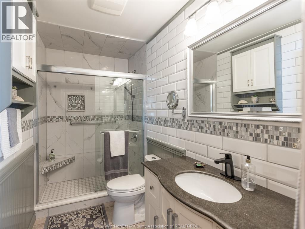 576 RICHMOND STREET - Image 14