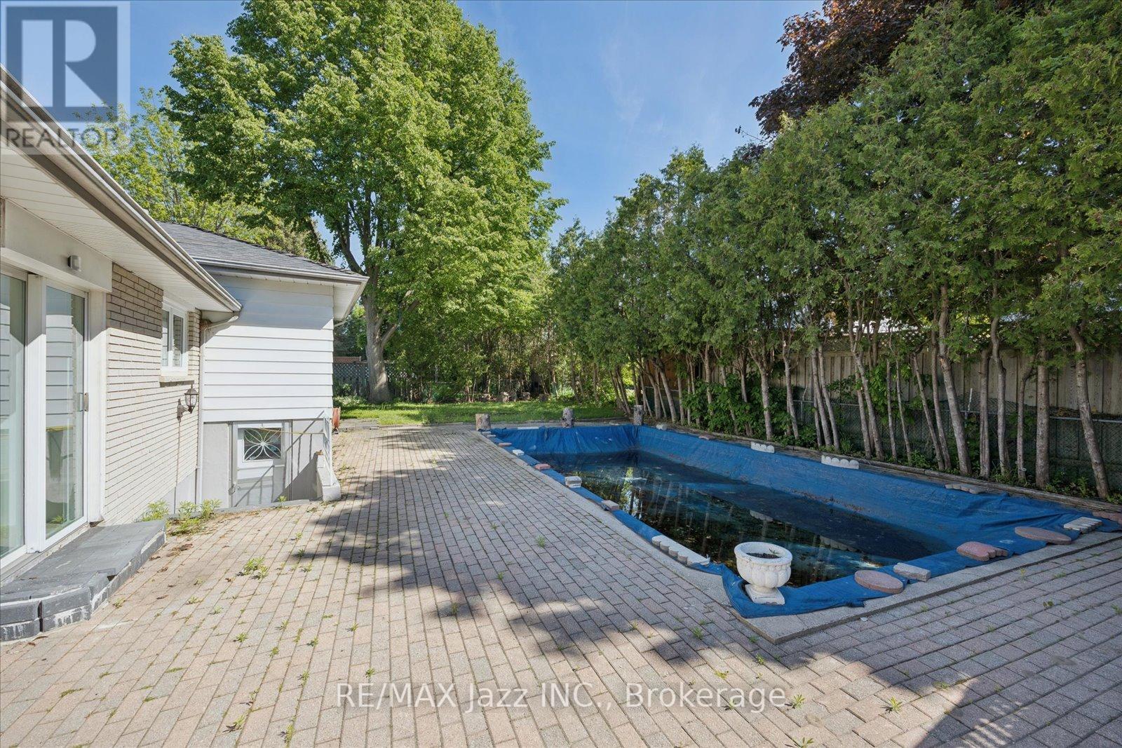 243 ACADIA DRIVE - 16