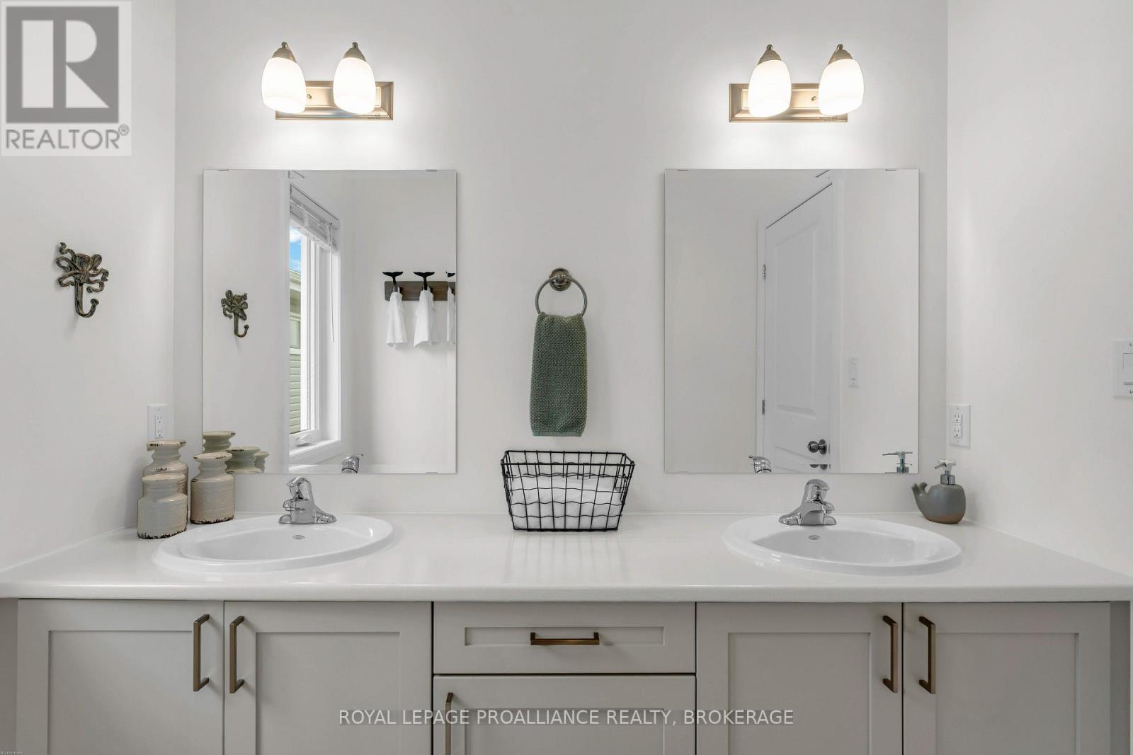 24 WALDEN POND DRIVE - 40