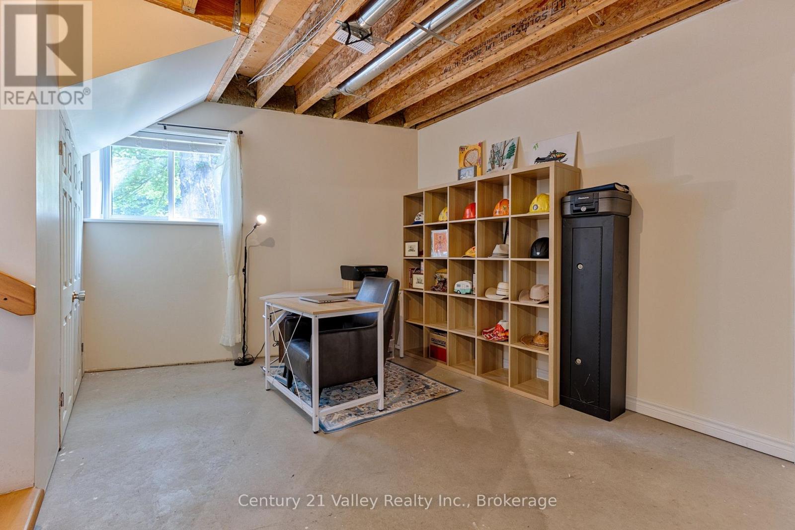 1514 WHITTON ROAD - 29