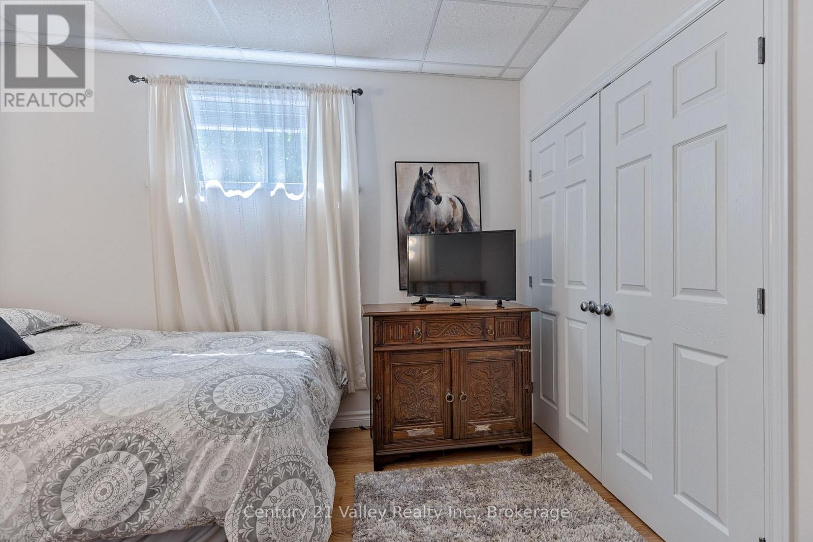 1514 WHITTON ROAD - Image 32
