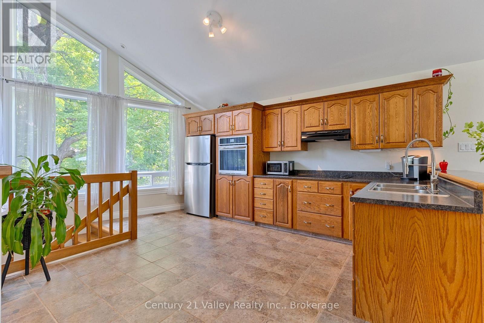 1514 WHITTON ROAD - 8