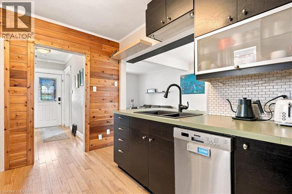 40 GUELPH Street - Image 11