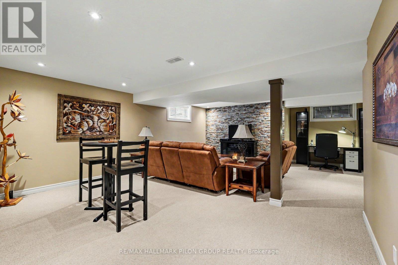 26 HONORE CRESCENT - Image 18