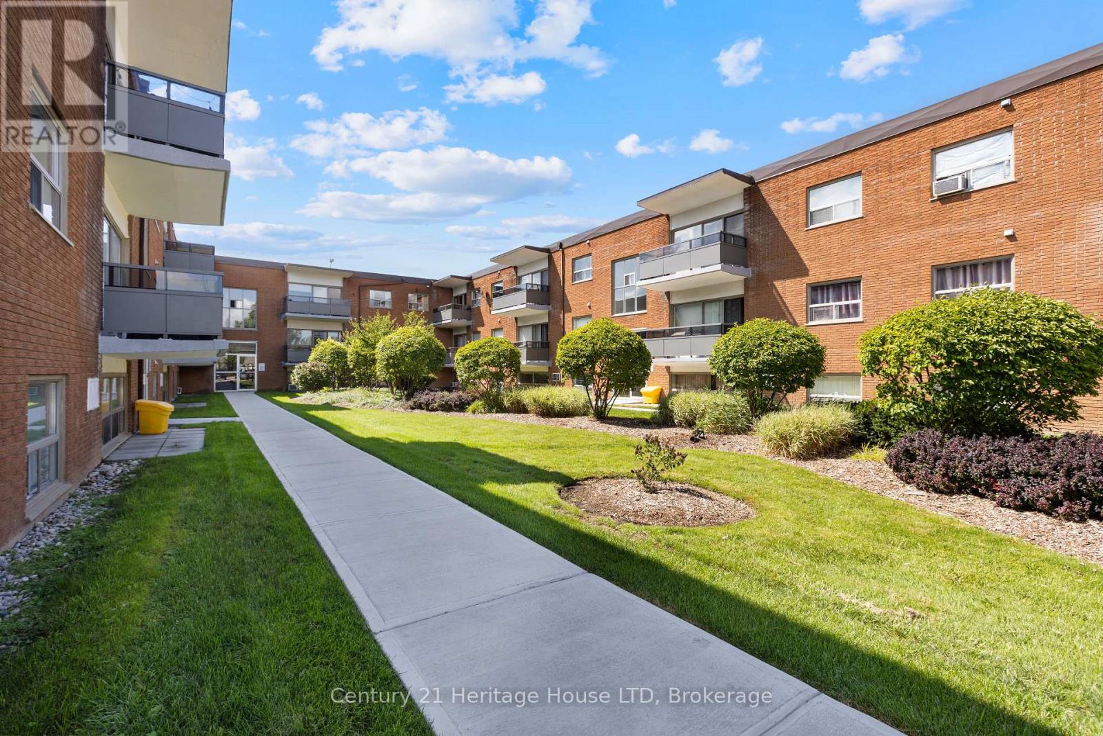 #109 242 OAKDALE AVENUE - 12