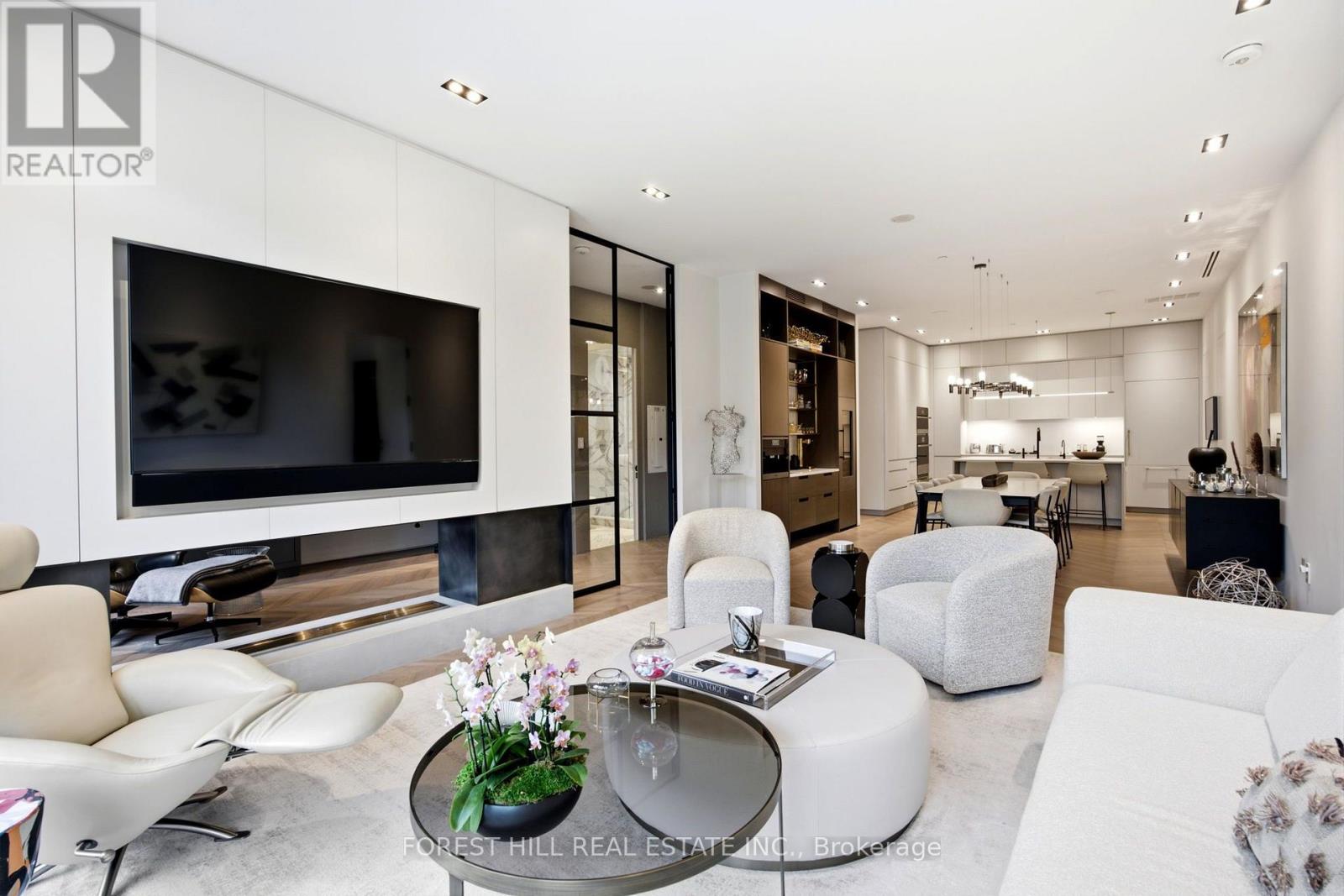 #4C 36 HAZELTON AVENUE - 17