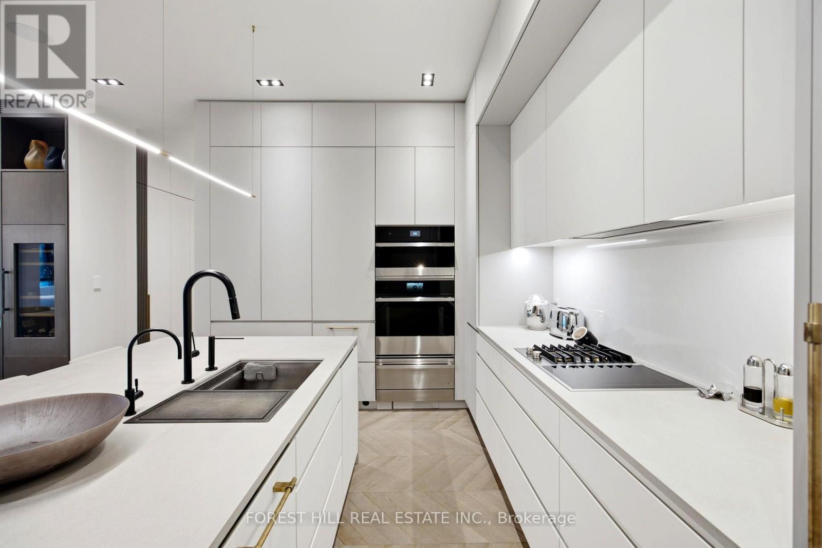 #4C 36 HAZELTON AVENUE - 26