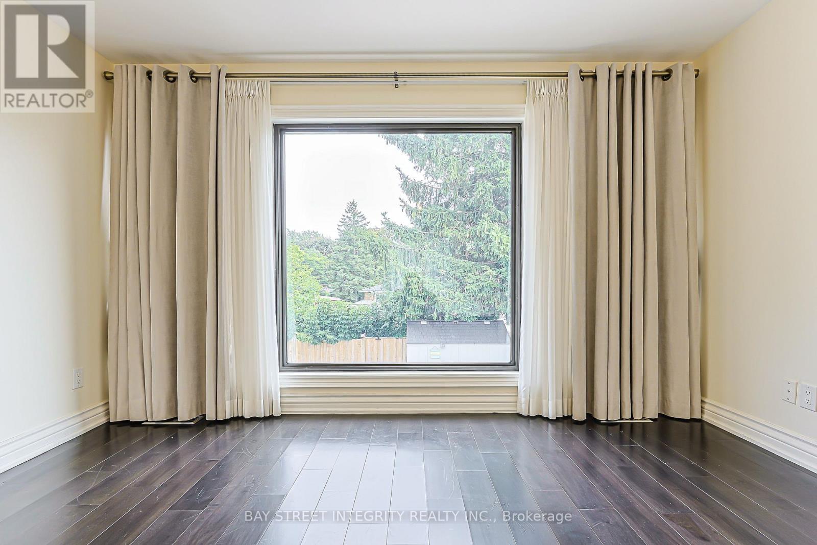 33 DEERFORD ROAD - 17