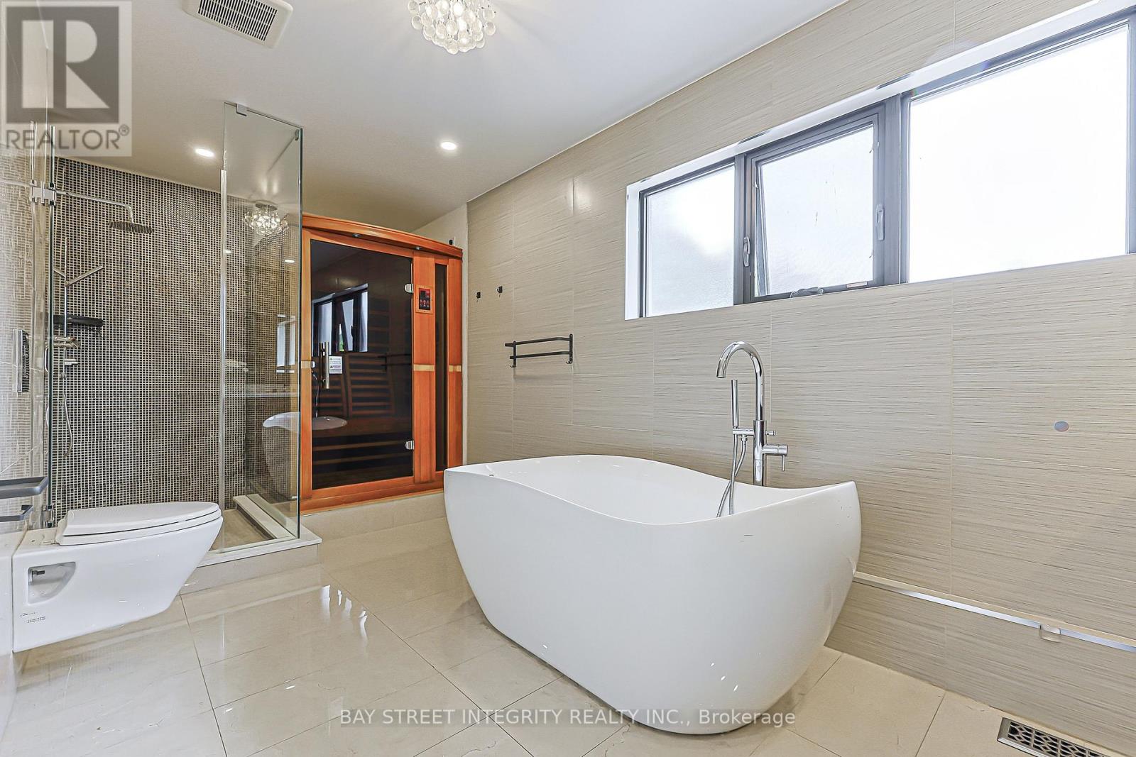 33 DEERFORD ROAD - 20